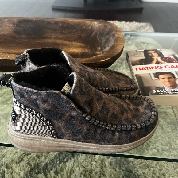 Furry high top cheetah Hey Dude - Picture 2 of 4